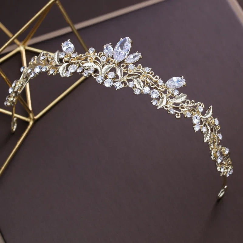 Tiara Leo