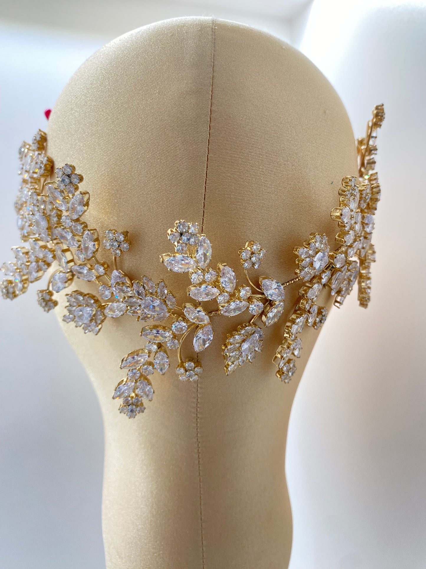 Guia Breeze Crown